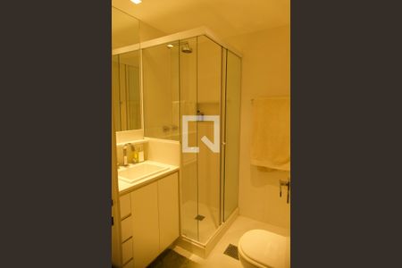 Apartamento à venda com 120m², 3 quartos e 1 vaga Apartamento à venda com 120m², 3 quartos e 1 vagaSuíte banheiro