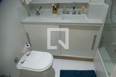 Apartamento à venda com 120m², 3 quartos e 1 vaga Apartamento à venda com 120m², 3 quartos e 1 vagaBanheiro social