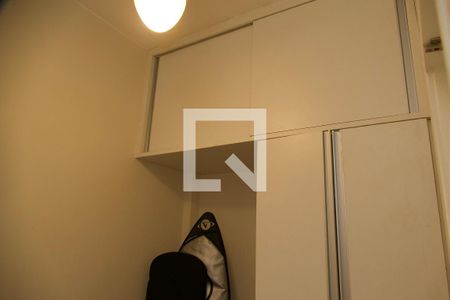 Apartamento à venda com 120m², 3 quartos e 1 vaga Apartamento à venda com 120m², 3 quartos e 1 vagaQuarto serviço
