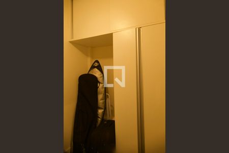 Apartamento à venda com 120m², 3 quartos e 1 vaga Apartamento à venda com 120m², 3 quartos e 1 vagaQuarto serviço