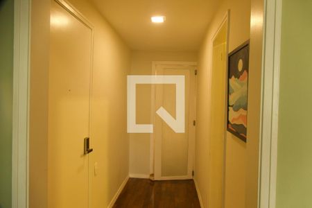 Corredor  de apartamento à venda com 3 quartos, 120m² em Leblon, Rio de Janeiro