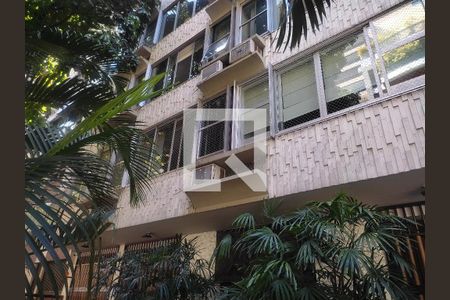 Apartamento à venda com 120m², 3 quartos e 1 vaga Apartamento à venda com 120m², 3 quartos e 1 vagaFachada