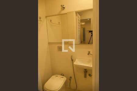 Apartamento à venda com 120m², 3 quartos e 1 vaga Apartamento à venda com 120m², 3 quartos e 1 vagaBanheiro serviço