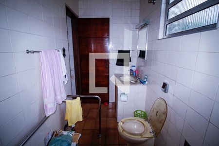 Casa à venda com 200m², 3 quartos e 2 vagasBanheiro 2