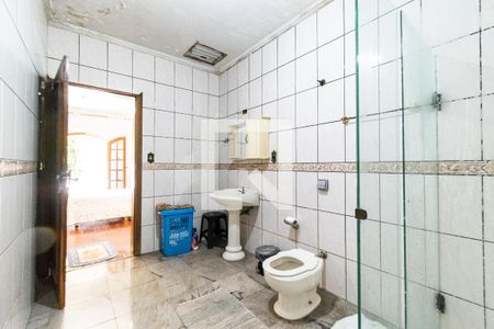 Casa à venda com 250m², 3 quartos e 1 vagaBanheiro da Suíte 2