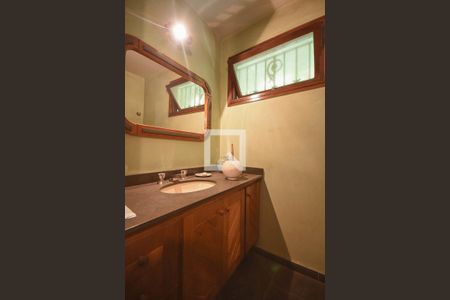 Casa à venda com 300m², 3 quartos e 2 vagasLavabo