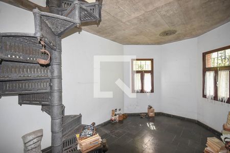 Casa à venda com 300m², 3 quartos e 2 vagasEscritório