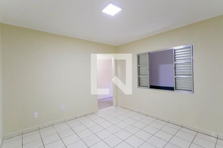 Sala de casa para alugar com 2 quartos, 120m² em Jardim Santa Maria, São Paulo