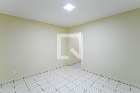 Sala de casa para alugar com 2 quartos, 120m² em Jardim Santa Maria, São Paulo