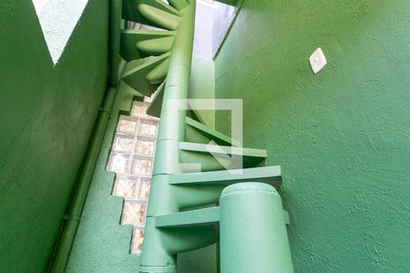 Casa para alugar com 120m², 2 quartos e 1 vagaEscada
