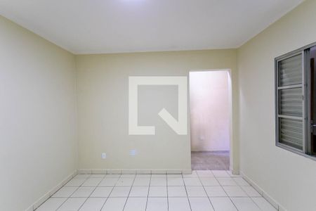 Sala de casa para alugar com 2 quartos, 120m² em Jardim Santa Maria, São Paulo