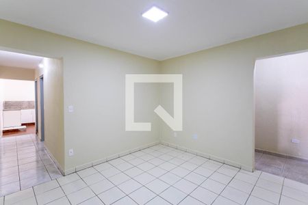 Sala de casa para alugar com 2 quartos, 120m² em Jardim Santa Maria, São Paulo