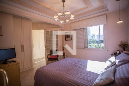 Apartamento à venda com 168m², 4 quartos e 4 vagas Apartamento à venda com 168m², 4 quartos e 4 vagasSuíte