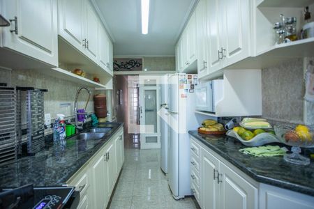 Apartamento à venda com 168m², 4 quartos e 4 vagas Apartamento à venda com 168m², 4 quartos e 4 vagasCozinha