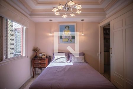 Apartamento à venda com 168m², 4 quartos e 4 vagas Apartamento à venda com 168m², 4 quartos e 4 vagasSuíte