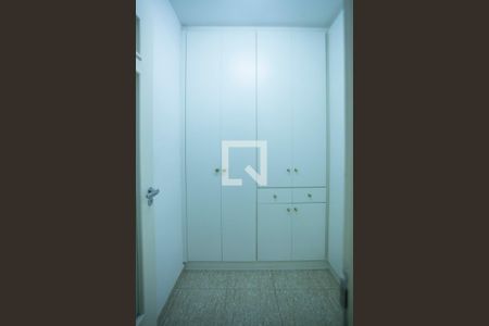 Apartamento à venda com 168m², 4 quartos e 4 vagas Apartamento à venda com 168m², 4 quartos e 4 vagasDispensa