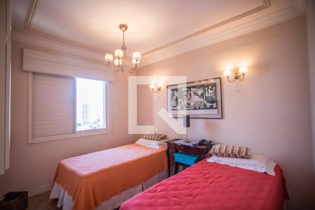 Apartamento à venda com 168m², 4 quartos e 4 vagas Apartamento à venda com 168m², 4 quartos e 4 vagasQuarto 4