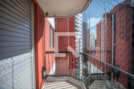 Apartamento à venda com 168m², 4 quartos e 4 vagas Apartamento à venda com 168m², 4 quartos e 4 vagasVaranda