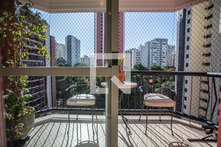 Apartamento à venda com 168m², 4 quartos e 4 vagas Apartamento à venda com 168m², 4 quartos e 4 vagasVaranda