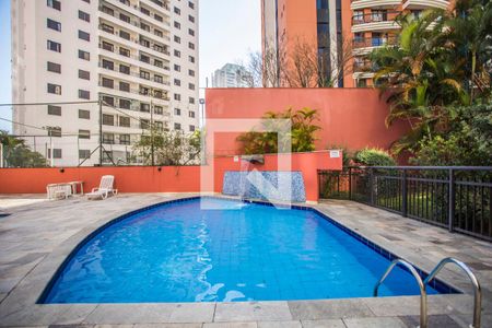 Apartamento à venda com 168m², 4 quartos e 4 vagas Apartamento à venda com 168m², 4 quartos e 4 vagasÁrea comum - Piscina