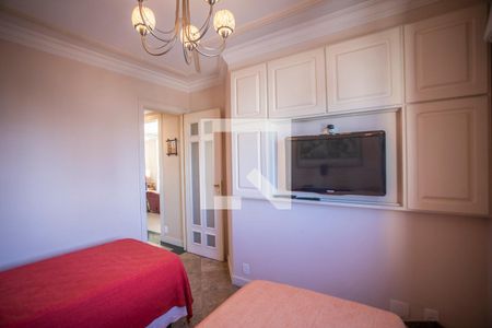 Apartamento à venda com 168m², 4 quartos e 4 vagas Apartamento à venda com 168m², 4 quartos e 4 vagasQuarto 4