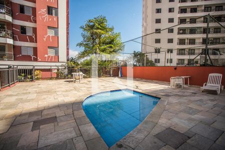 Apartamento à venda com 168m², 4 quartos e 4 vagas Apartamento à venda com 168m², 4 quartos e 4 vagasÁrea comum - Piscina