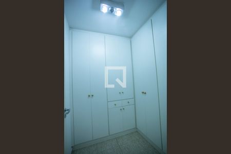 Apartamento à venda com 168m², 4 quartos e 4 vagas Apartamento à venda com 168m², 4 quartos e 4 vagasDispensa