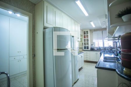 Apartamento à venda com 168m², 4 quartos e 4 vagas Apartamento à venda com 168m², 4 quartos e 4 vagasCozinha