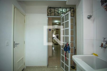 Apartamento à venda com 168m², 4 quartos e 4 vagas Apartamento à venda com 168m², 4 quartos e 4 vagasÁrea de Serviço