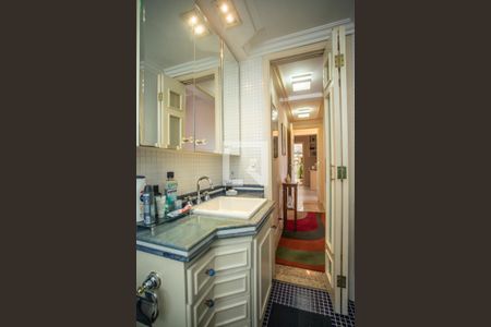 Apartamento à venda com 168m², 4 quartos e 4 vagas Apartamento à venda com 168m², 4 quartos e 4 vagasBanheiro Suíte