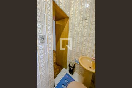 Casa à venda com 196m², 3 quartos e 2 vagasBanheiro da Suite