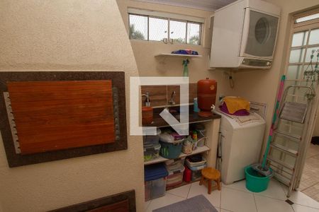 Casa de condomínio à venda com 90m², 4 quartos e 2 vagas Casa de condomínio à venda com 90m², 4 quartos e 2 vagasChurrasqueira