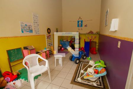 Casa de condomínio à venda com 90m², 4 quartos e 2 vagas Casa de condomínio à venda com 90m², 4 quartos e 2 vagasBrinquedoteca