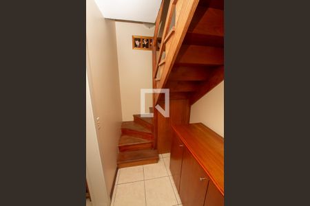Escada de casa de condomínio à venda com 3 quartos, 90m² em Humaitá, Porto Alegre