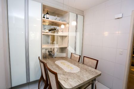 Apartamento à venda com 168m², 3 quartos e 3 vagasCopa