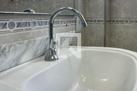 Apartamento para alugar com 76m², 2 quartos e sem vagaBanheiro 