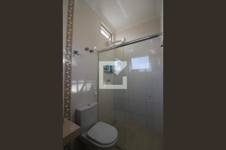 Banheiro Quarto 1 de casa à venda com 3 quartos, 160m² em Parque Tomas Saraiva, São Paulo