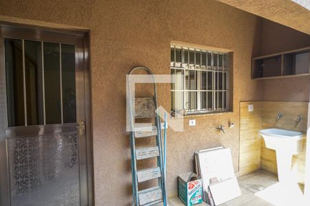 Casa para alugar com 77m², 2 quartos e 1 vagaÁrea de Serviço