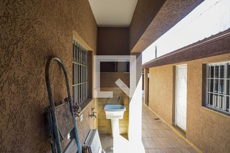 Casa para alugar com 77m², 2 quartos e 1 vagaÁrea de Serviço