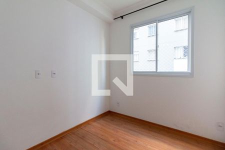 Quarto 1 de apartamento para alugar com 2 quartos, 40m² em Vila Taquari, São Paulo
