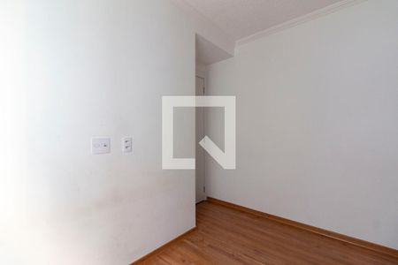Quarto 2 de apartamento para alugar com 2 quartos, 40m² em Vila Taquari, São Paulo