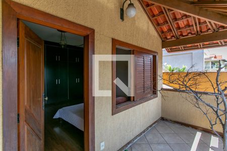 Casa à venda com 400m², 4 quartos e 4 vagas Casa à venda com 400m², 4 quartos e 4 vagasVaranda do Quarto
