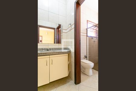 Casa à venda com 400m², 4 quartos e 4 vagas Casa à venda com 400m², 4 quartos e 4 vagasBanheiro 2