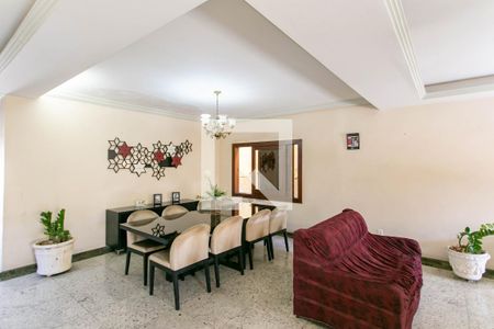 Casa à venda com 400m², 4 quartos e 4 vagas Casa à venda com 400m², 4 quartos e 4 vagasSala