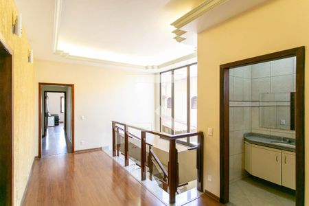 Casa à venda com 400m², 4 quartos e 4 vagas Casa à venda com 400m², 4 quartos e 4 vagasSala