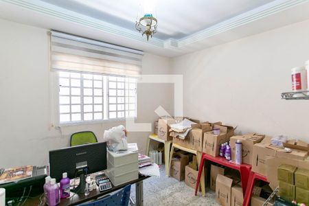 Casa à venda com 400m², 4 quartos e 4 vagas Casa à venda com 400m², 4 quartos e 4 vagasEscritório