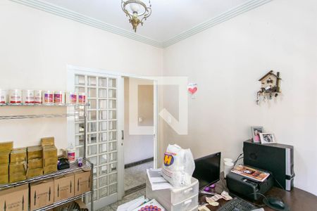 Casa à venda com 400m², 4 quartos e 4 vagas Casa à venda com 400m², 4 quartos e 4 vagasEscritório