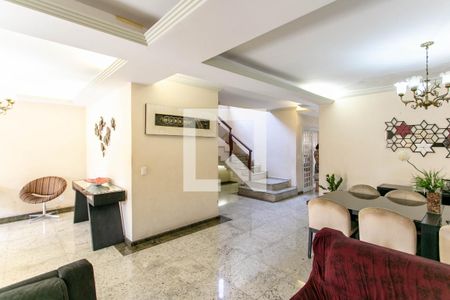 Casa à venda com 400m², 4 quartos e 4 vagas Casa à venda com 400m², 4 quartos e 4 vagasSala