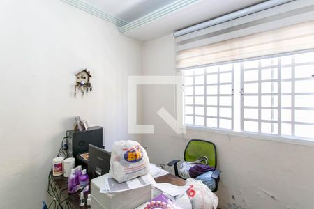 Casa à venda com 400m², 4 quartos e 4 vagas Casa à venda com 400m², 4 quartos e 4 vagasEscritório
