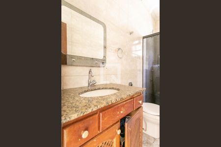 Casa à venda com 400m², 4 quartos e 4 vagas Casa à venda com 400m², 4 quartos e 4 vagasBanheiro 1